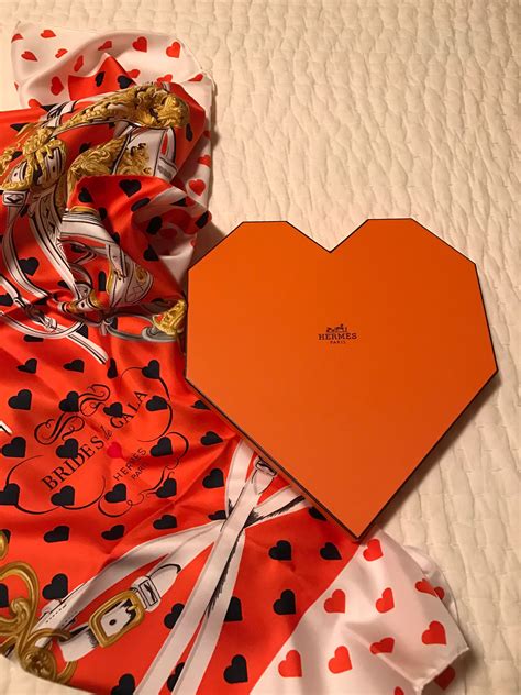 hermes valentine scarf